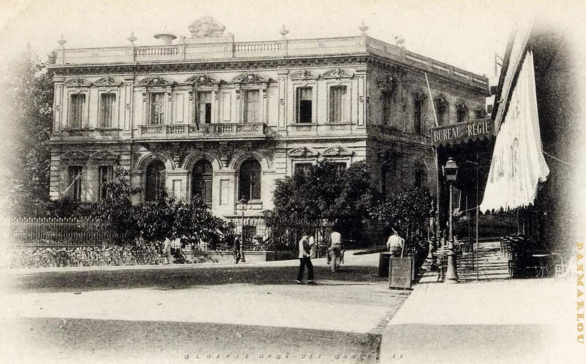 MH b- 009- Place Kleber et prefecture.jpg